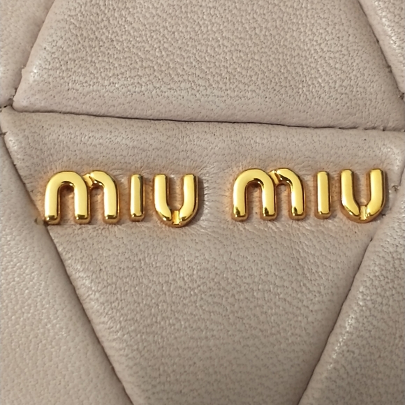 💥Offers Welcome💥 💯 Authentic MIU MIU(Made in Italy) Chain Flap Shoulder Bag - Picture 2 of 15